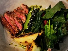 煎牛肉配坚果米饭能量碗-Wagas沃歌斯(太古汇店)