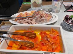 -尚尚仙·酸汤猪手·猪肚鸡火锅(华联万柳购物中心店)