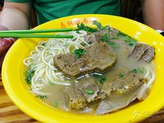-志权牛肉面(灵山路店)