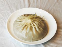 陈士荣蟹黄汤包-鸿运酒楼