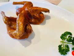 玻璃脆皮乳鸽-利苑酒家(金宝店)