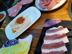 -小花花炭火烤肉·十五年延吉风味(左家庄店)