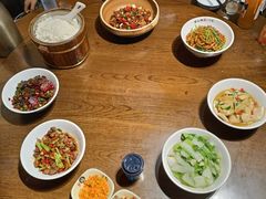 -富正毅三下锅·湘西韵味(天门山索道店)