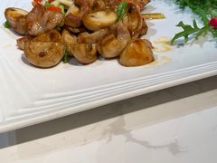 橄榄油炒三样蘑菇-周三的情书花园餐厅(江北店)