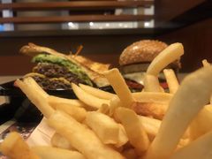 -The Habit Burger Grill 哈比特汉堡(复兴soho店)