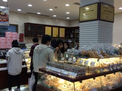 面包甜点陈列柜-老大昌(淮海中路店)