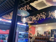 -老街烧烤大排档·地道湖北菜·龙虾馆(汉口火车站店)