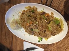 -玛格萝妮(汇智国际商业中心店)
