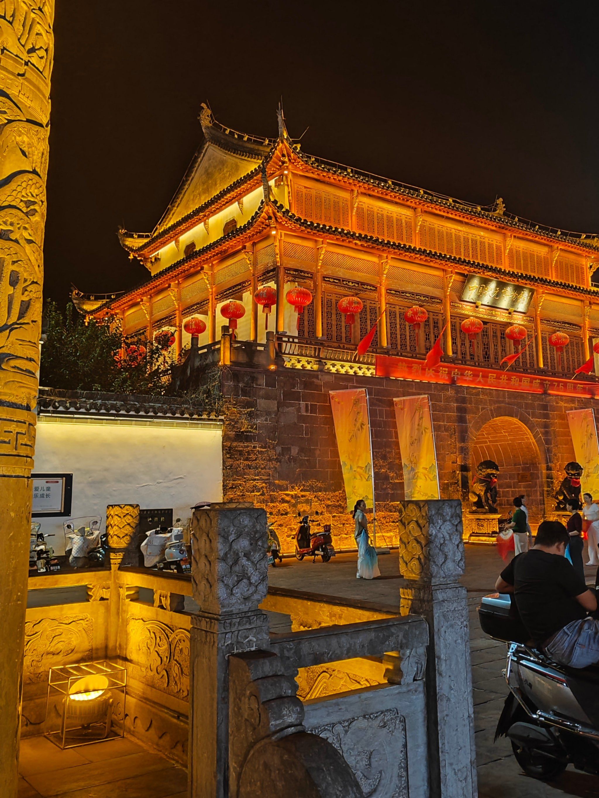 古桥夜色美不胜收