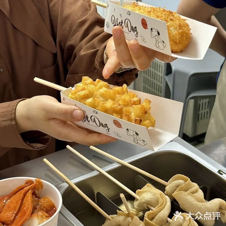 青岛市区!!也有巨巨巨好吃的韩式热狗!!