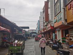 -鹿寨小何螺蛳粉店