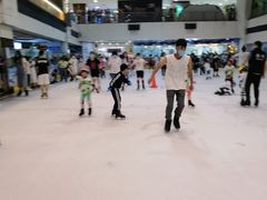 -正佳冰河湾真冰滑冰场