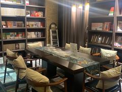 -钟书阁(松江泰晤士小镇店)