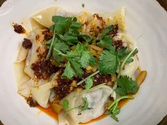 -龍堂蟹黄小笼包(德思勤四季汇店)