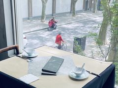 -穹六人间 people 6(岳阳路店)
