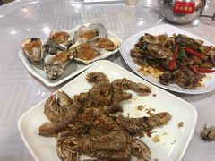 -鹏城人家海鲜酒家·23年老字号(较场尾店)