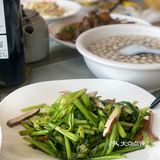 看着太湖美景,吃着美食,开心