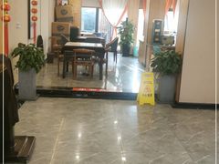 -有红鸡毛店·川菜(建设路店)