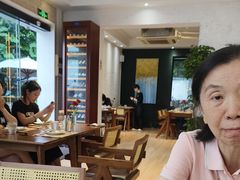 -Mark&Mars Restaurant