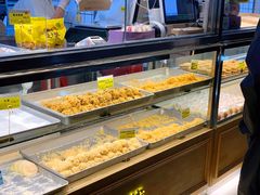 面包甜点陈列柜-鲍师傅糕点(江苏路店)