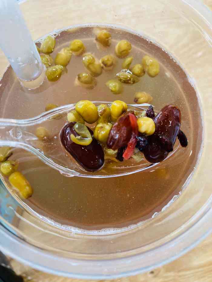 许记绿豆汤(摩尔广场店)-"炙热的阳光无死角地洒下来,让人无处可逃.