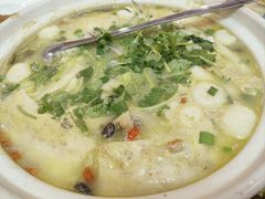 八鲜鱼头煲-西新饭店(城中店)