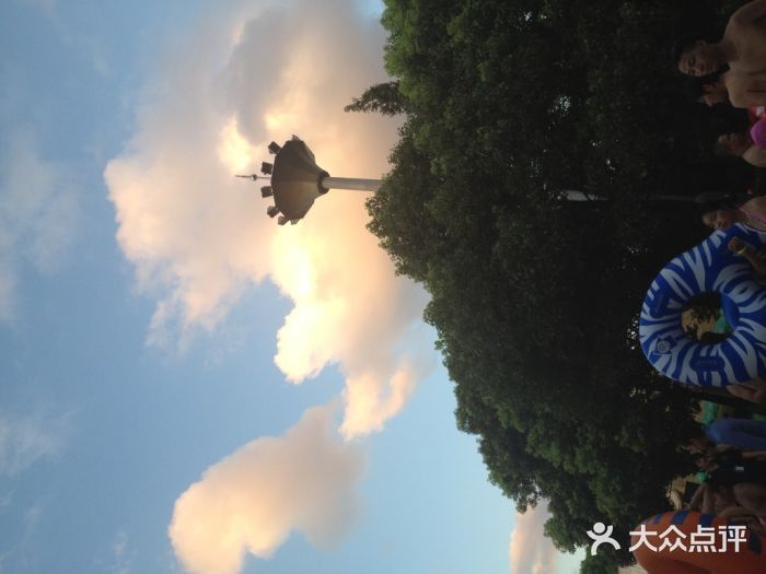热带风暴水上乐园休息区图片