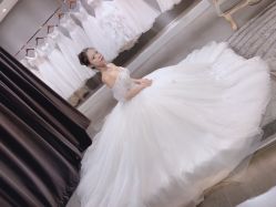 -艾米丽婚纱礼服