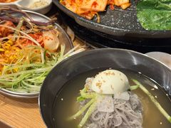 -江南猪肉商会无限续吃(弘大店)