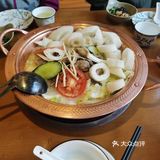 汤汁好浓，很好喝，两个人小份就够了
