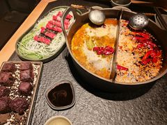 -三出山火锅(南京万象天地店)