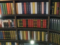 -钟书阁(松江泰晤士小镇店)