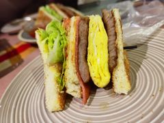 双层猪扒蛋总汇三明治-遇见西木美式餐厅(体育路店)