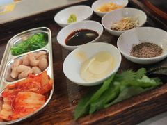 -围炉肉舍•炭烤活鳗•丹东海鲜烤肉(步行街店)