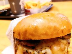 -The Habit Burger Grill 哈比特汉堡(爱琴海店)
