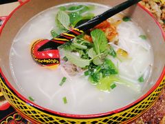 乌骨鸡饵丝-阿依云