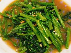 -J Daeng Seafood