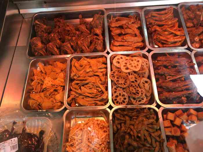 煌上煌酱鸭(霞山步行街店)-"不错,鸭架好吃,鸭爪貌似是过期的,好骚.