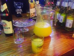 -月亮眼花园餐厅书吧酒吧