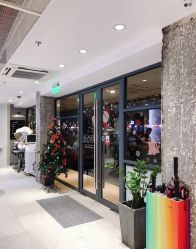 -PE SALON