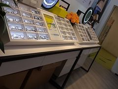 -天空之镜眼镜店蔡司依视路配镜授权零售店(望京颐堤港店)