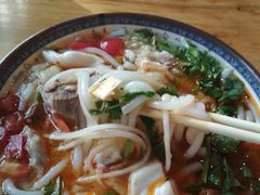 -巍山𤆵肉饵丝