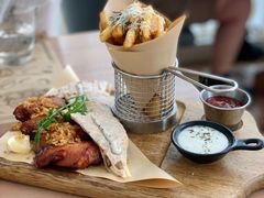 -Mark&Mars Restaurant