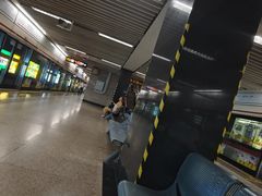 -常熟路(地铁站)