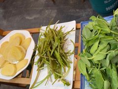-有一锅·野生菌黑山羊腊排骨火锅(古城北门店)