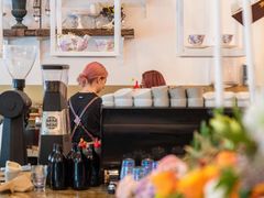 -FLOVIE FLORIST CAFE