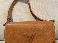 -小飞侠奢侈品回收 寄卖 养护(宝山宝龙广场店)