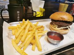 牛肉汉堡套餐-Grinder 绞肉机汉堡(武定路店)