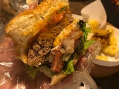 -HIGH FIVE哈福手工汉堡(桂林路店)