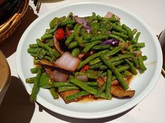 茄子炒缸豆-阿露佳·舌尖上的安吉菜